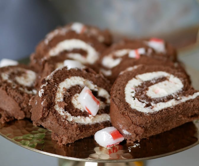 Chokladrulltårta med polkagris