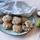 Nybakat glutenfritt bröd med dadlar